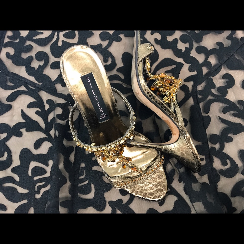 Steve Madden gold heels
