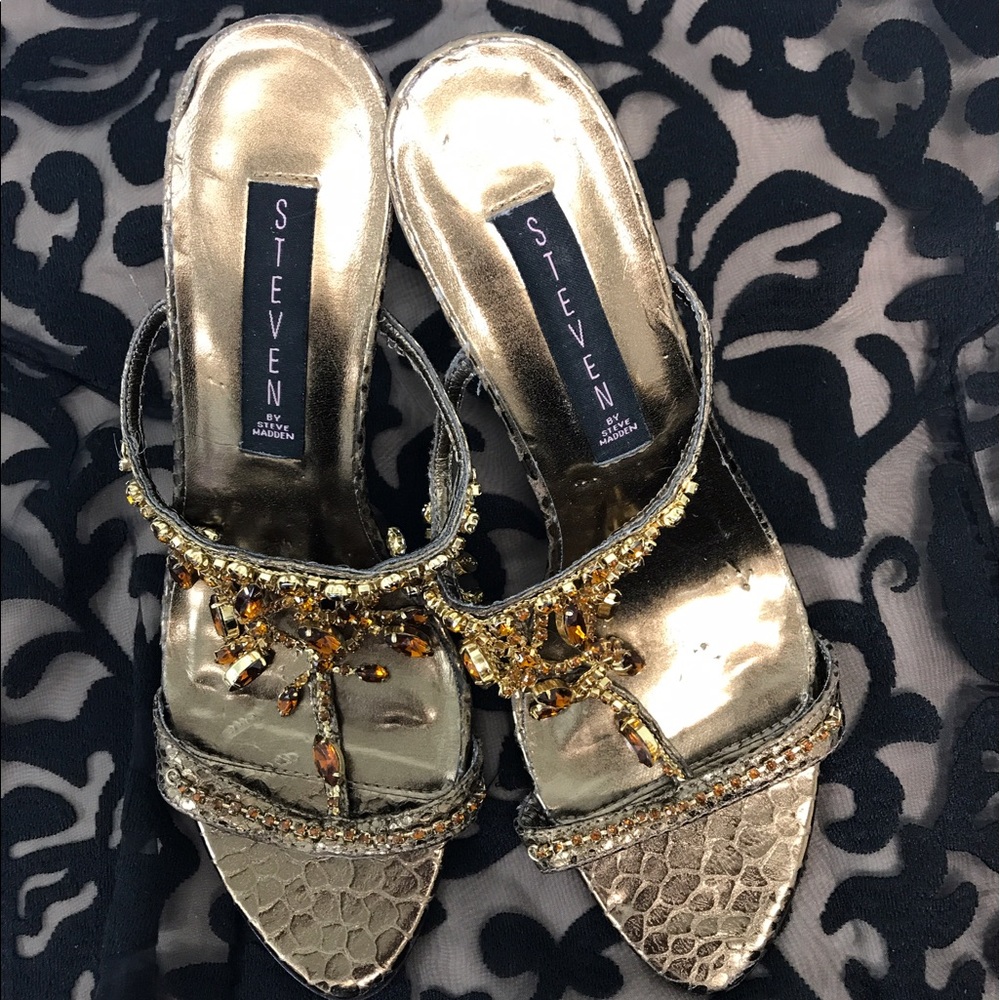 Steve Madden gold heels - Picture 2 of 2