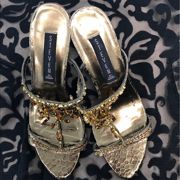Steve Madden gold heels - Picture 2 of 2