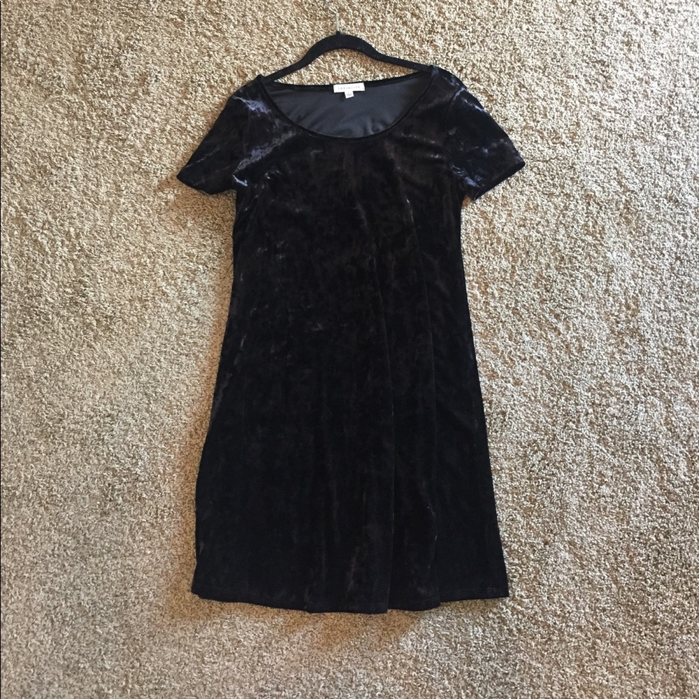 Socialite Black Velvet Dress