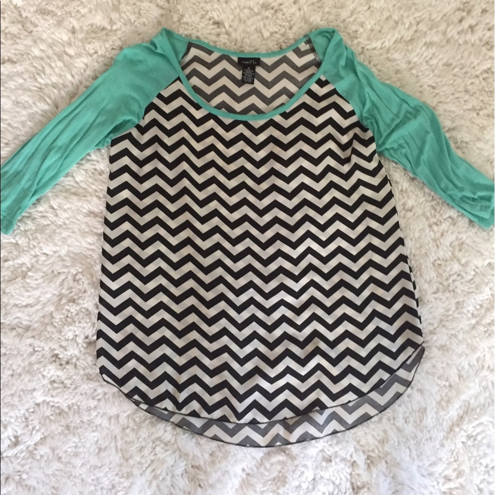 Rue 21 Medium Top