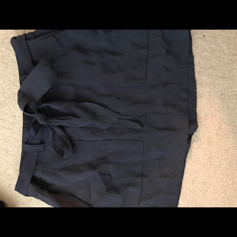 Navy lightweight skirt with bow