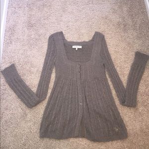 Cute flowy low rise sweater