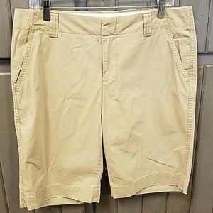 Gap khaki Bermuda