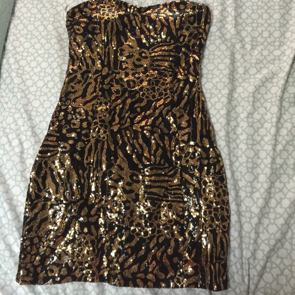 Black and gold Strapless dress