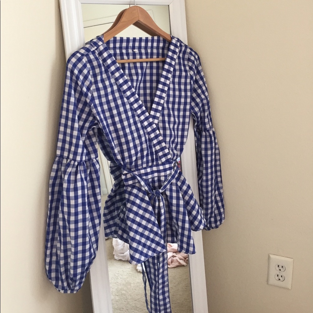 Long sleeve gingham top