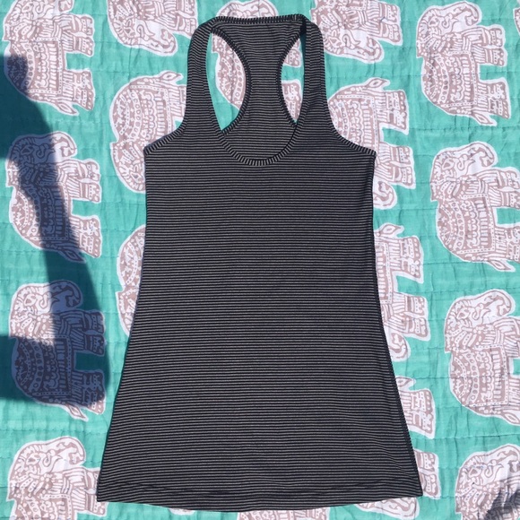 NWOT LuLuLemon Tank - Picture 2 of 4