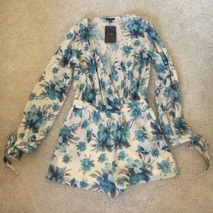 💙🌸Floral romper🌸💙