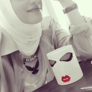 Meet your Posher, Noor