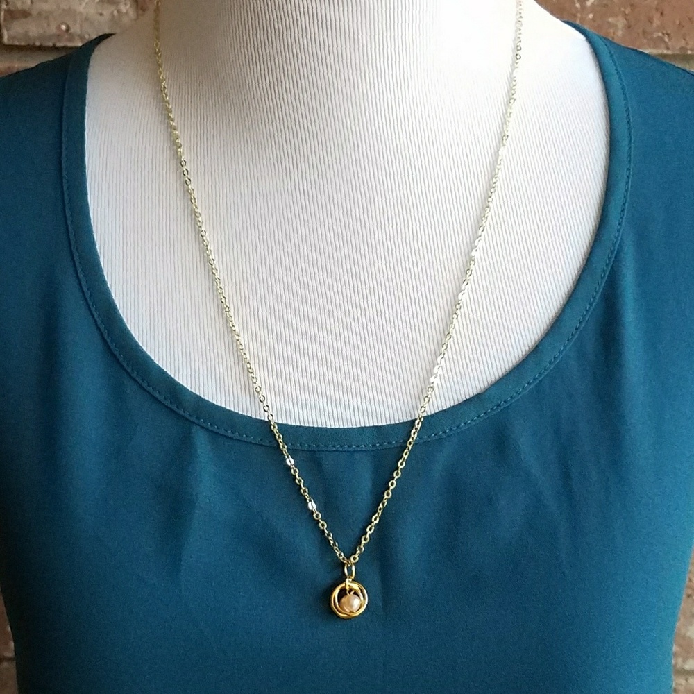 NEW Greta Necklace 18 ct Gold & Freshwater Pearl