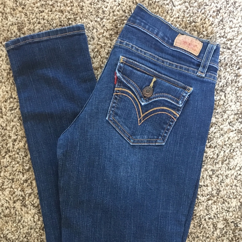 Levi's 524 skinny jeans