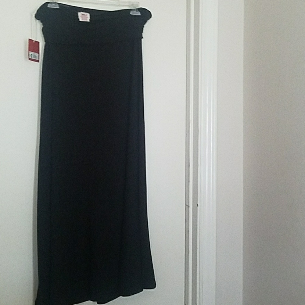 Skirt - Picture 2 of 2