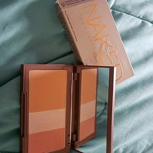 Urban Decay Naked flushed