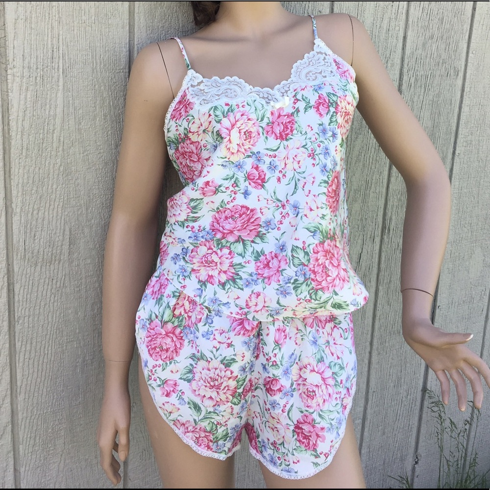 Linda Bis nightwear