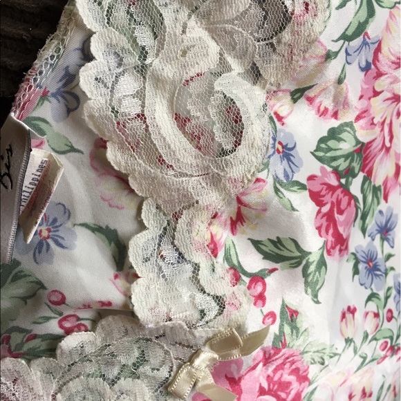 Linda Bis nightwear - Picture 5 of 6