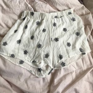 flowy flowered black & white shorts