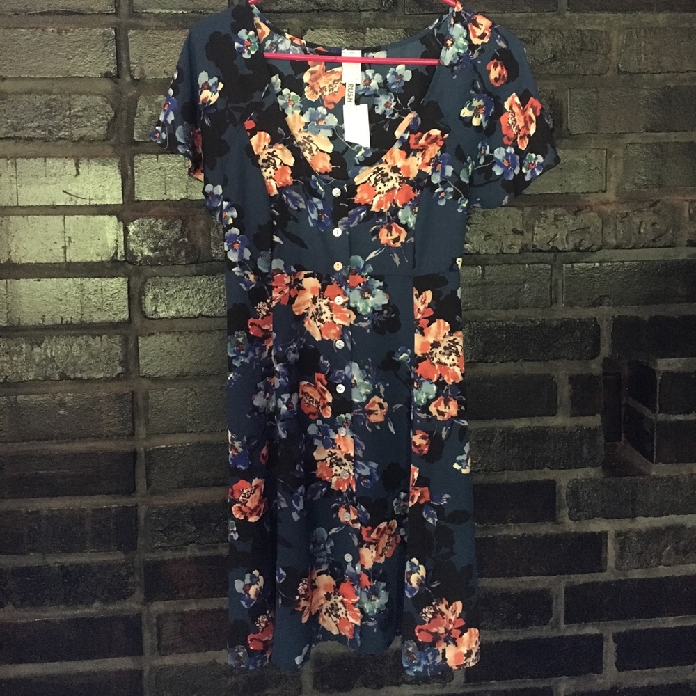 Floral dress with tie