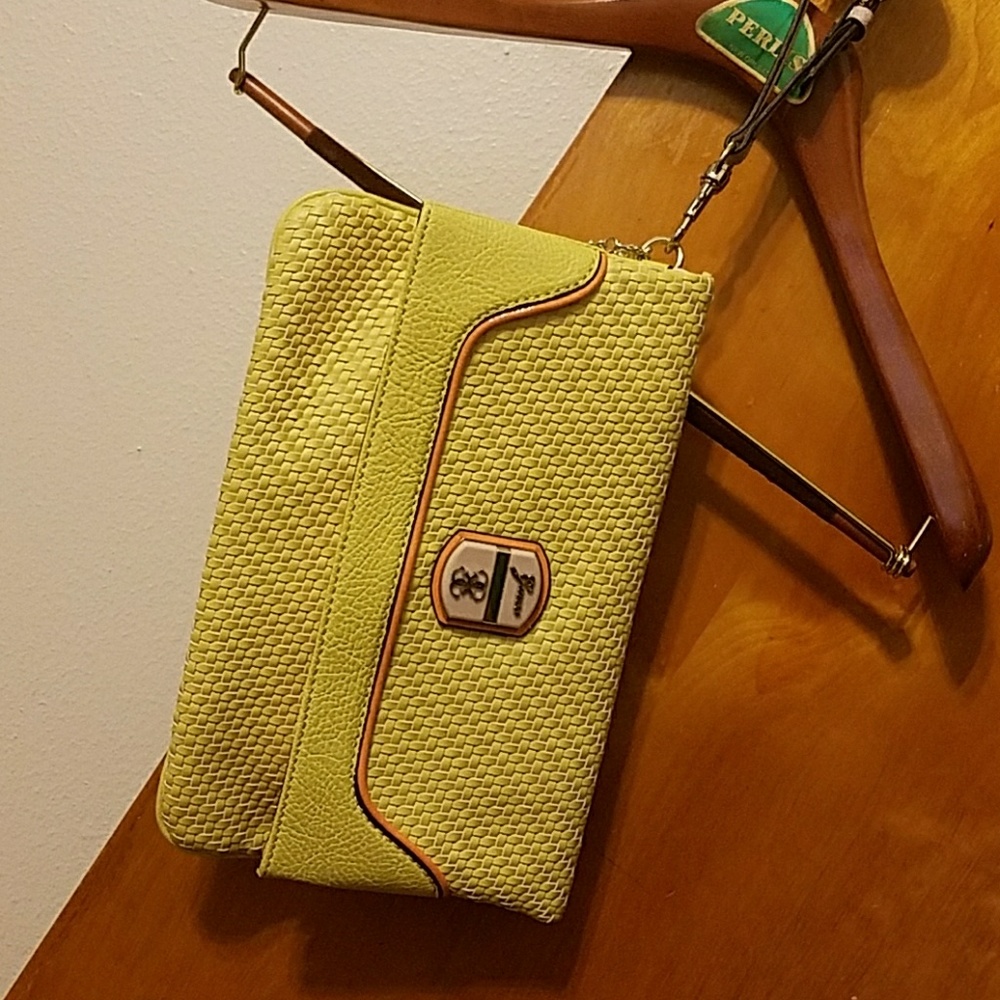 Guess Clutch