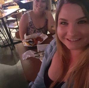 Meet your Posher, Megan