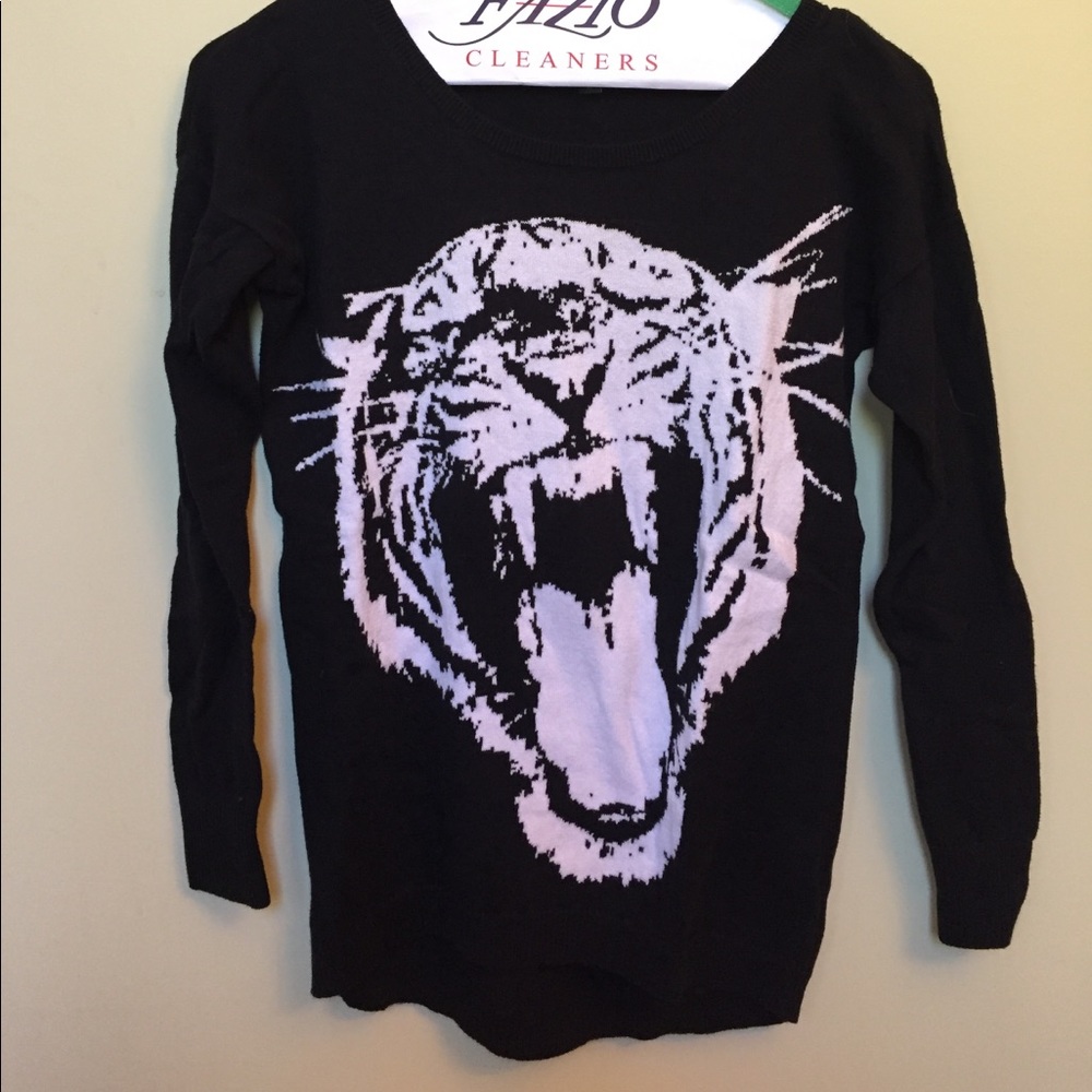 black Express sweater