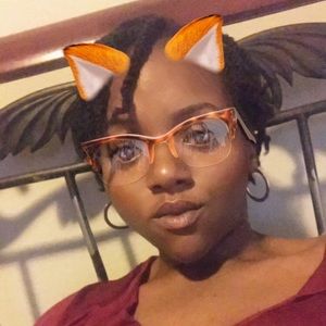 Meet your Posher, Brittney