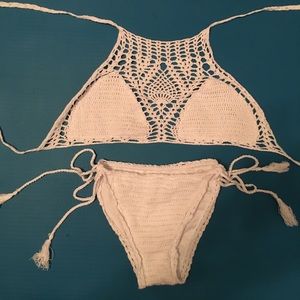 white cupshe swimsuit