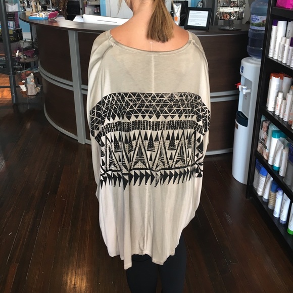 Aztec print top - Picture 2 of 2