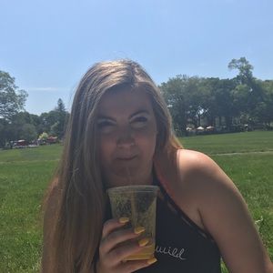 Meet your Posher, Lea