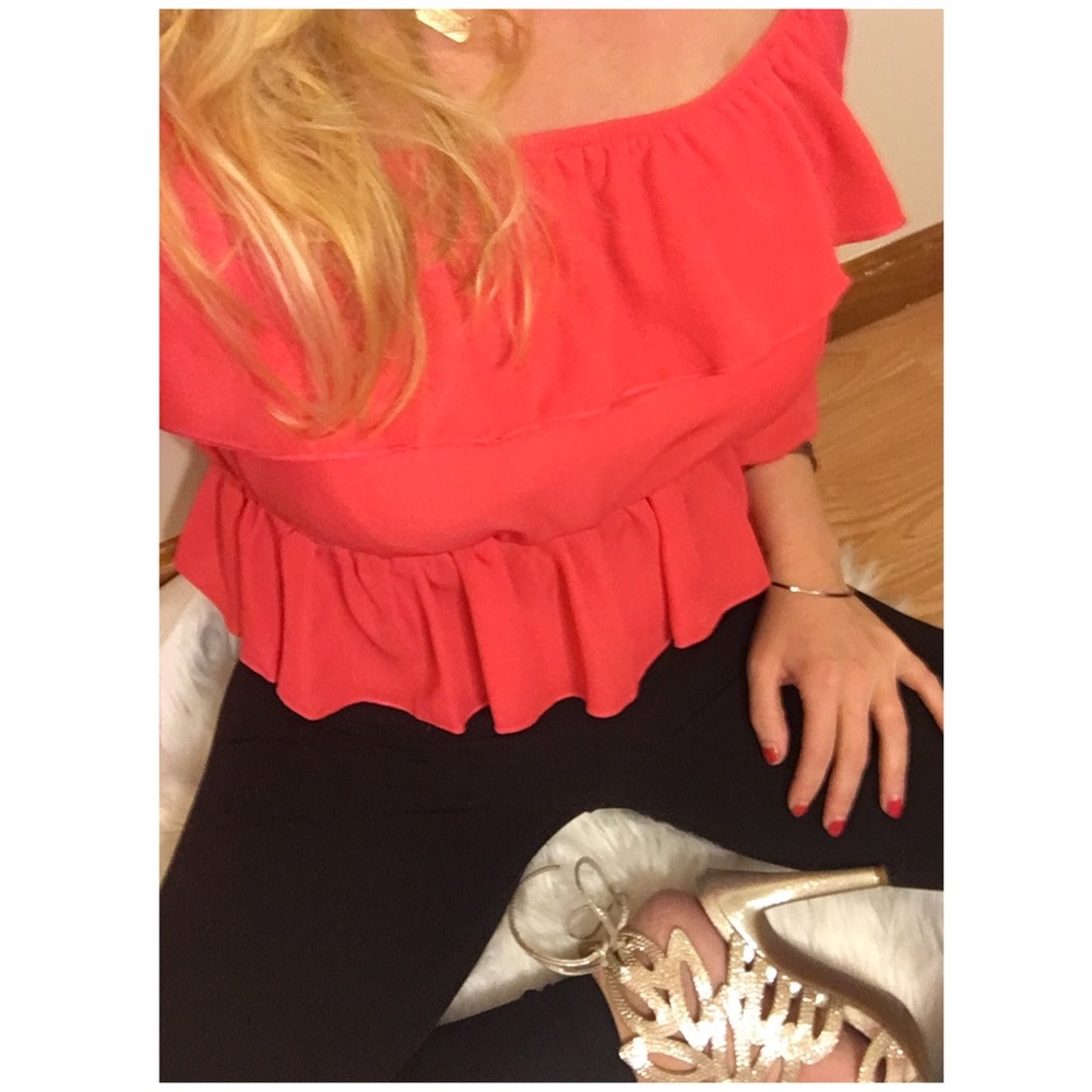 🎉HP🎉 Gorgeous Coral off the shoulder top - Picture 3 of 4