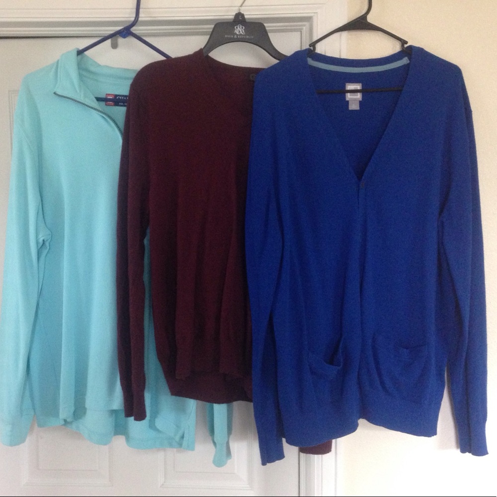 Men's Large assorted sweaters.