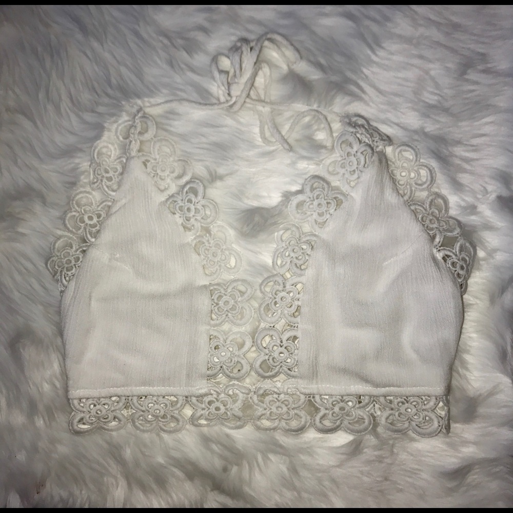 WHITE CROCHET DETAIL TOP sz. SM