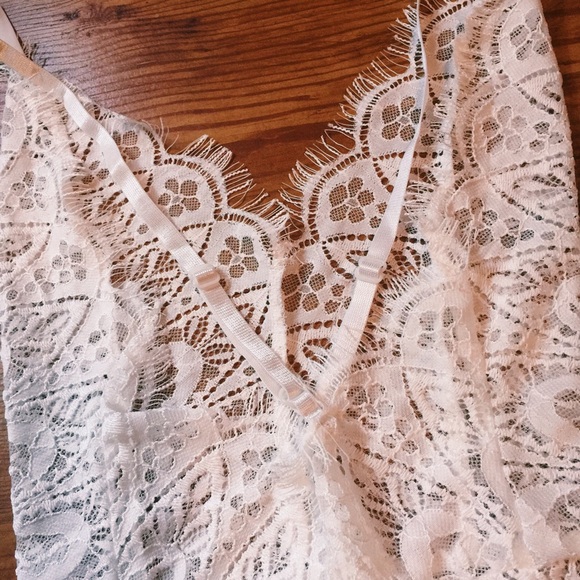 LAST Moonlit Gaze Lace Bodysuit - Picture 3 of 4