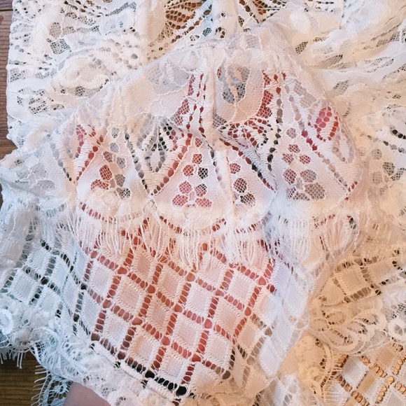 LAST Moonlit Gaze Lace Bodysuit - Picture 4 of 4