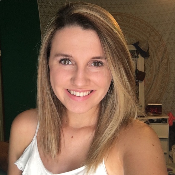 Meet your Posher, Paige - Picture 1 of 1