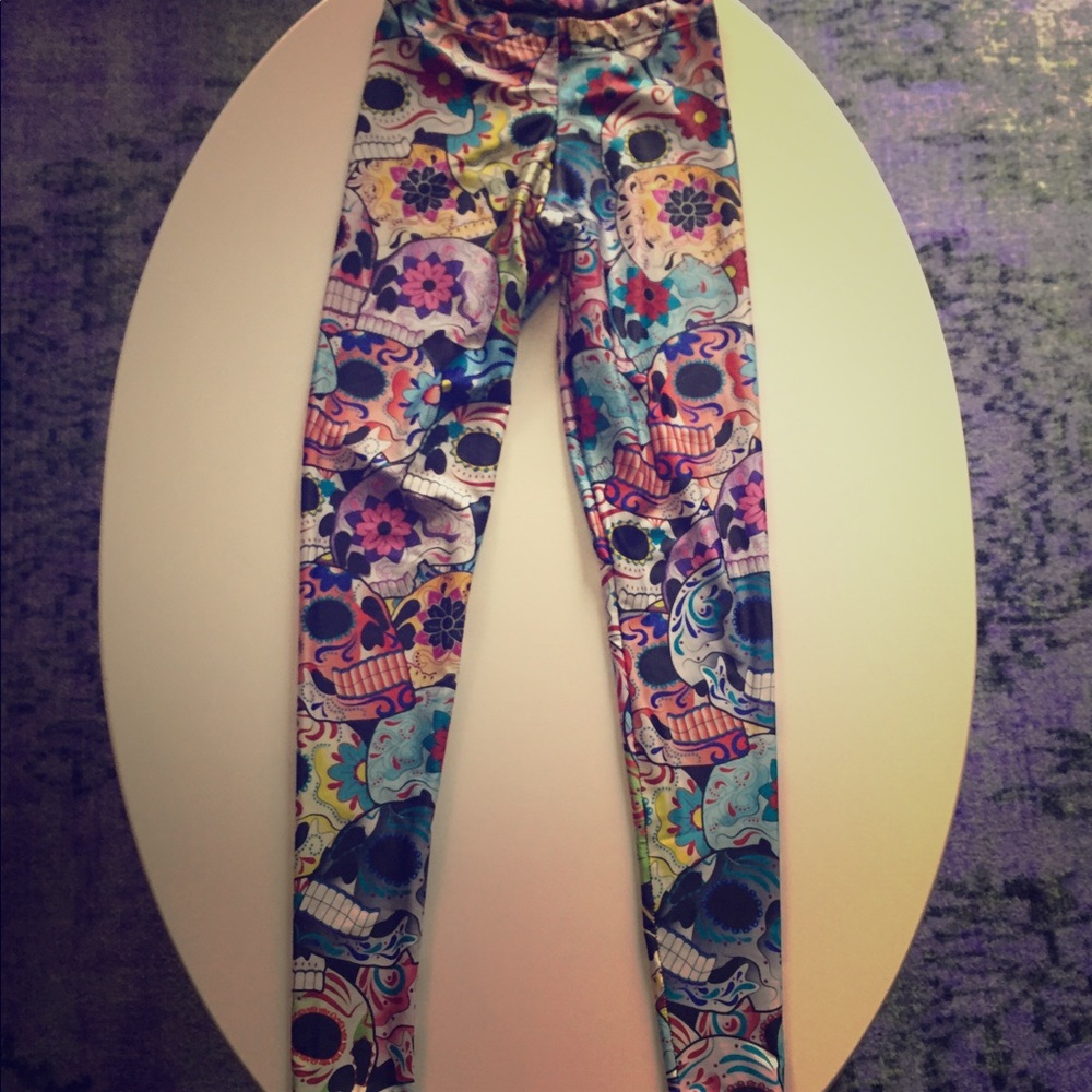 Blackmilk Sugar Skull leggings sz S