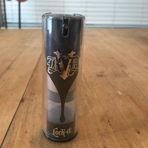 Kat Von D lock it foundation