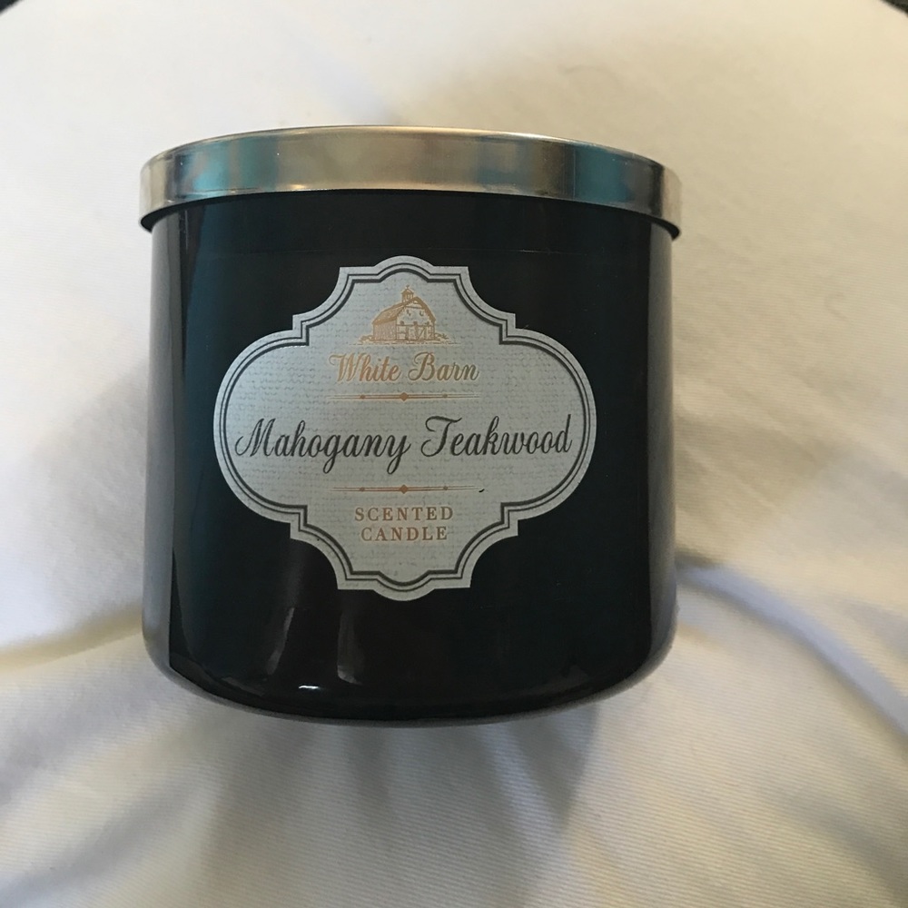Bath and Bodyworks Mahogany Teakwood Candle
