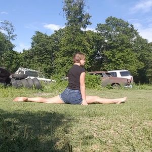 Meet your Posher, Maya