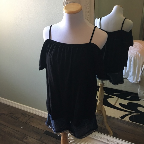 Old Navy Tops - Black off the shoulder top S