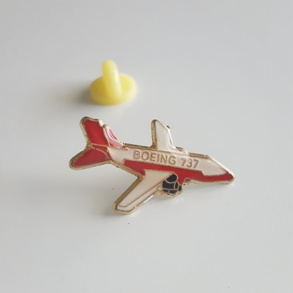 Boeing 737 Airplane Pin