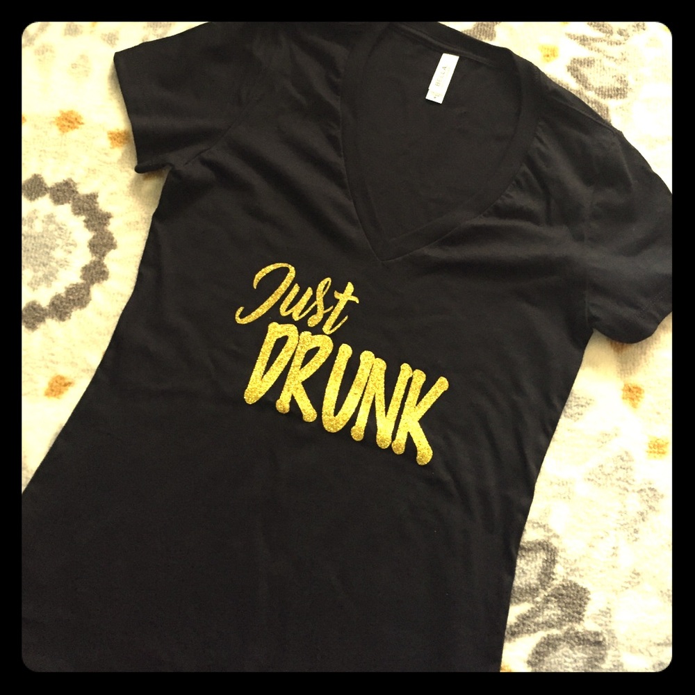 Funny bachelorette shirt with glitter lettering 🥂
