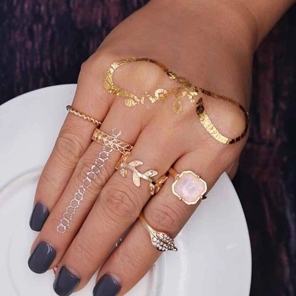Jewelry - New Gold Stone Leaf 5 Piece Ring Set