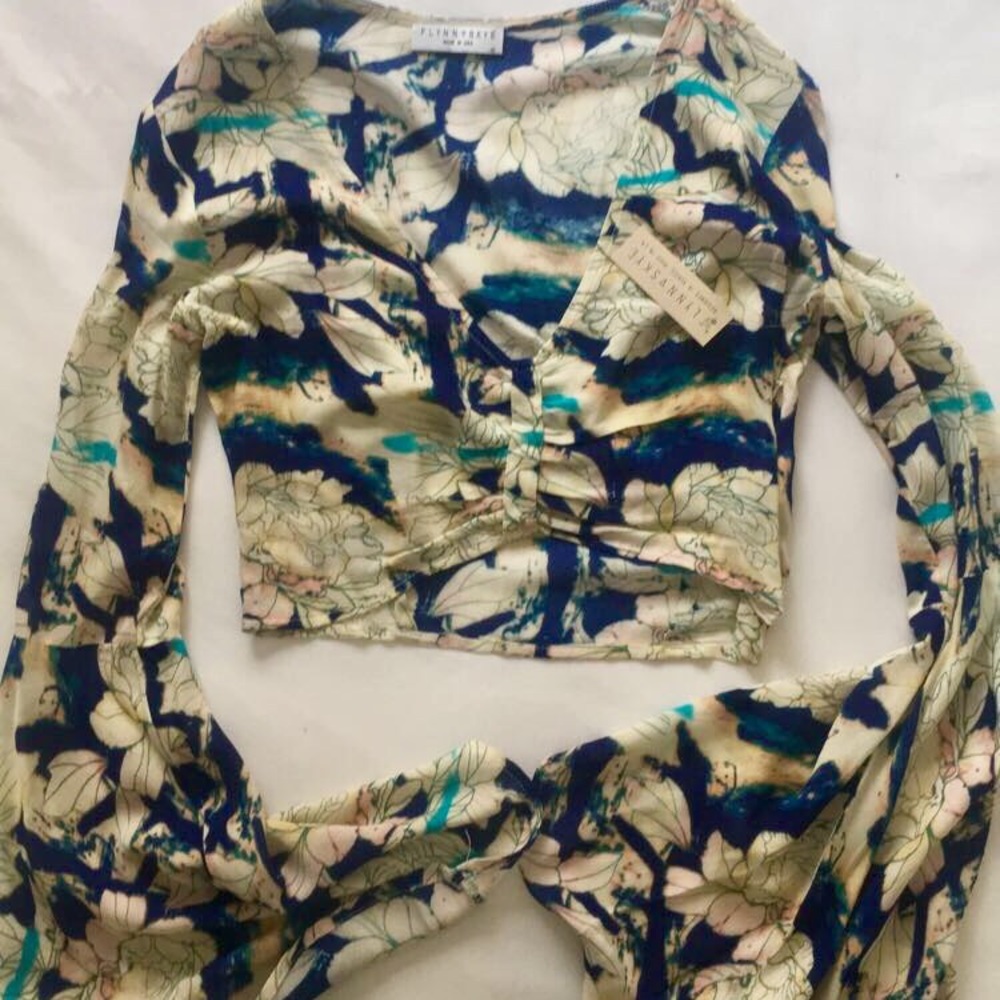 Flynn Skye Floral Printed Crop Top - Picture 3 of 6