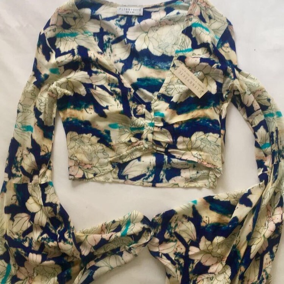 Flynn Skye Floral Printed Crop Top - Picture 3 of 6