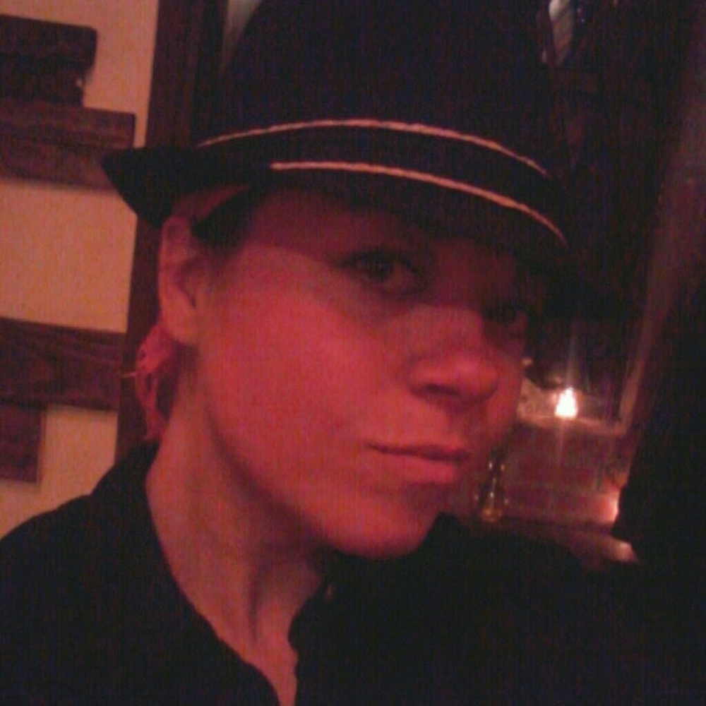 Meet your Posher, Bradee