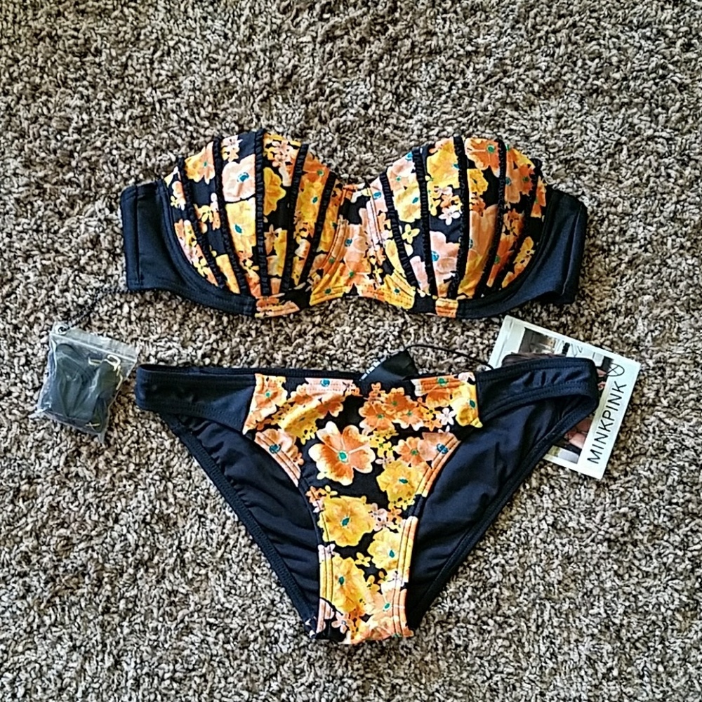 *SOLD*Minkpink Bikini s top/xs bottom