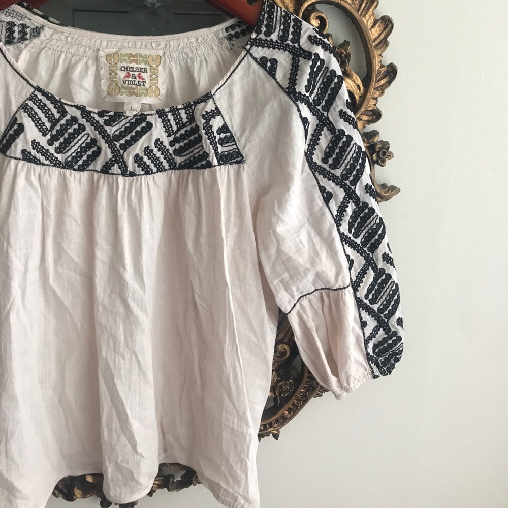 Embroidered blouse - Picture 2 of 3
