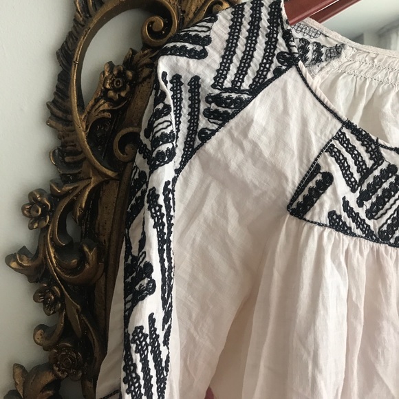 Embroidered blouse - Picture 3 of 3