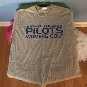 Bethel college pilots women's golf tee