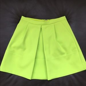 💎 J. Crew 💎 NWOT Neon Green Front Pleated Skirt